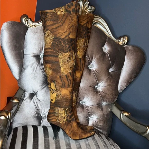 THIGH-HIGH LUXE BLACK STRETCH FABRIC BOOTS 🖤👢 - Picture 2 of 7